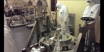 View of the cryostat on the trolley in the e2v clean room. View of the cryostat on the trolley in the e2v clean room.