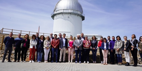 Image of the visit to the facilities of the Observatorio Astrofísico de Javalambre carried out by members of the Science, University and Knowledge Society and Industry, Competitiveness and Business Development Commissions of Cortes de Aragón, accompanied by CEFCA staff. Image of the visit to the facilities of the Observatorio Astrofísico de Javalambre carried out by members of the Science, University and Knowledge Society and Industry, Competitiveness and Business Development Commissions of Cortes de Aragón, accompanied by CEFCA staff.